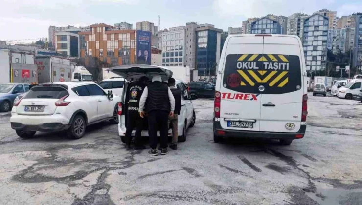 Kağıthane’de Okul Servisine Saldırı: İçinde Çocuk Var Diyerek Uyardılar