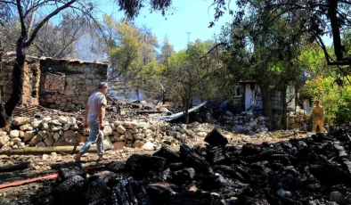 Antalya Serik’te çıkan yangında evine kadar yaklaşan vatandaşlar anlattı