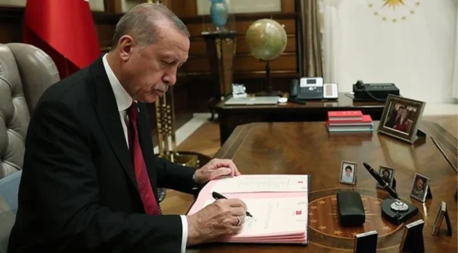 Cumhurbaşkanı Erdoğan imzaladı! 11 üniversiteye rektör ataması yapıldı, üst düzey bürokratlar görevden alındı