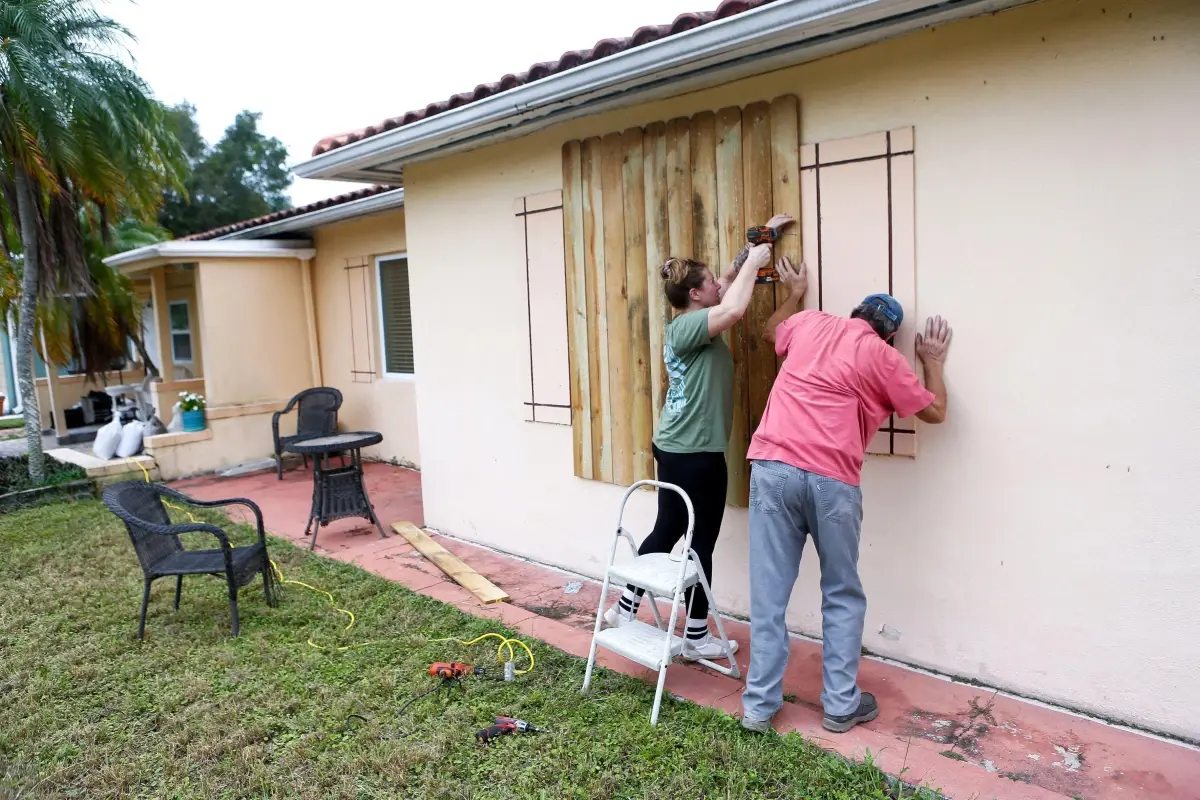 Florida Kasırgaya Hazır: Tahliyeler Sürüyor