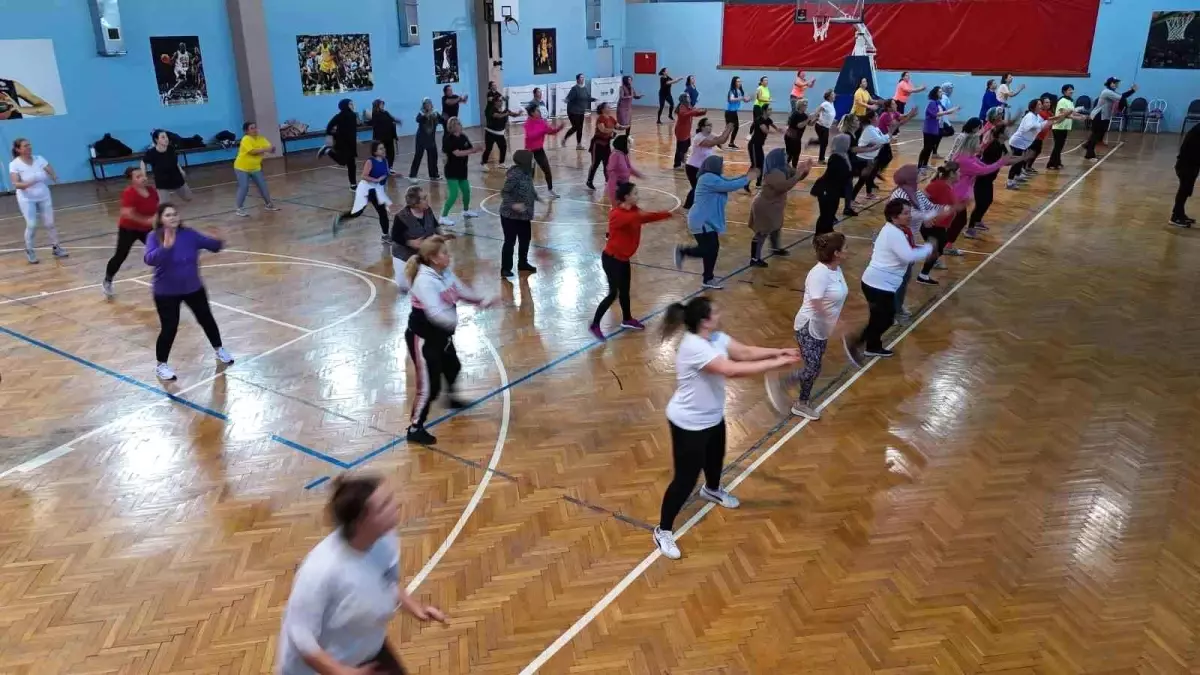 Menemen Belediyesi’nden Ücretsiz Zumba Kursu Fırtınası