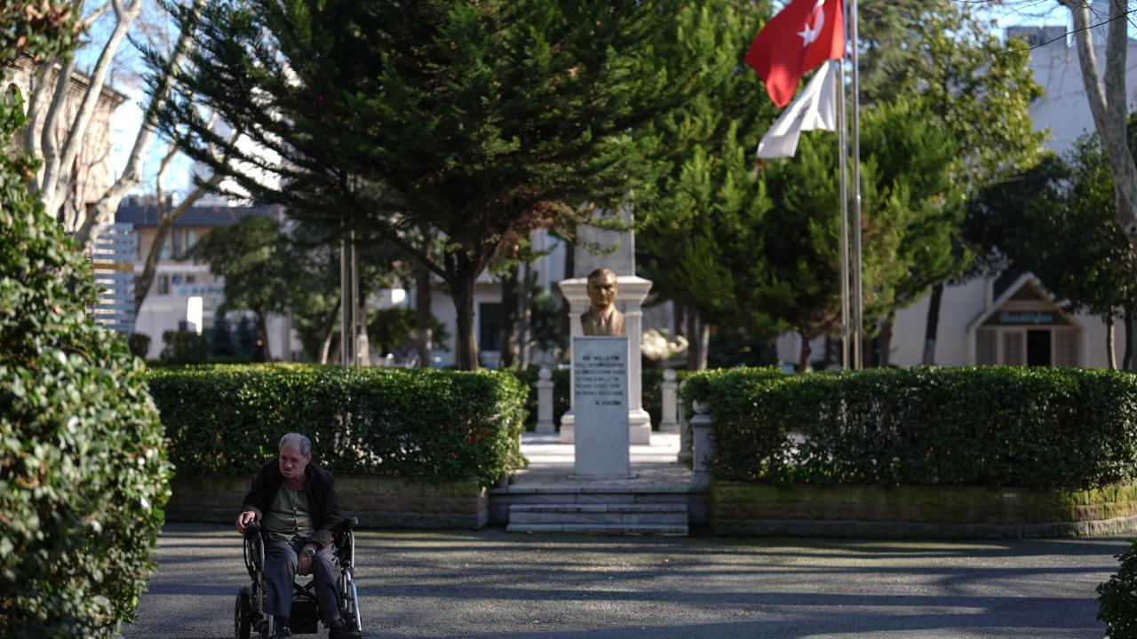 Farklı hikayelere sahip binlerce insanın 130 yıllık yuvası: Darülaceze